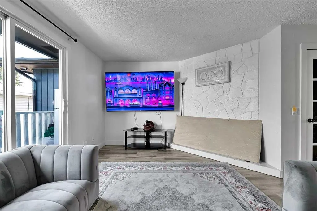 4543 7 Avenue SE #3 — photo 2