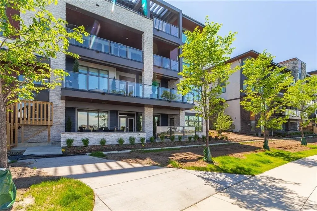23 Mahogany Circle SE #101 — photo 2