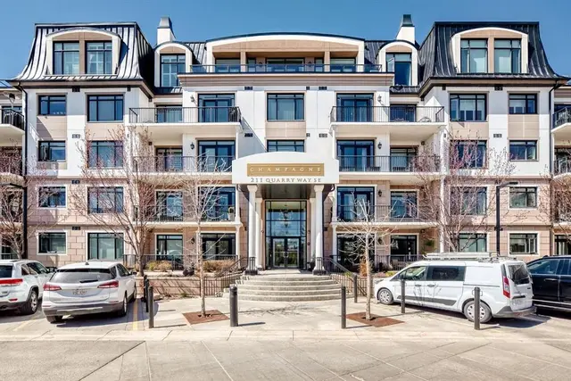 211 Quarry Way SE #404
