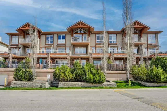 148 Rockyledge View NW #11