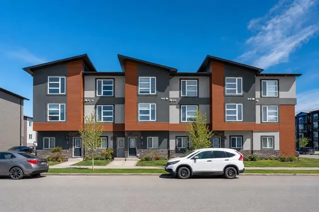 76 Skyview Link NE