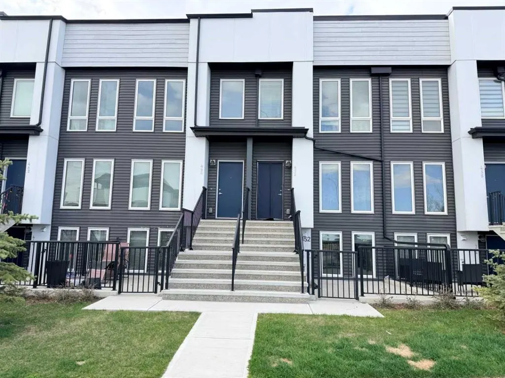 450 Seton Circle SE — photo 1