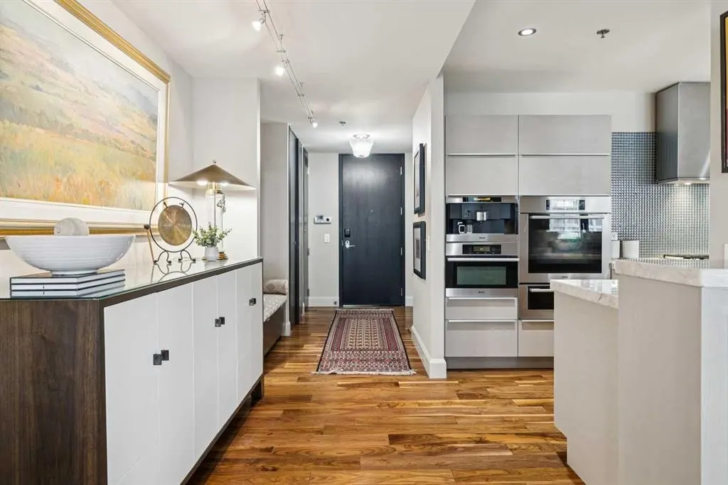 108 9 Avenue SW #1601 — photo 3