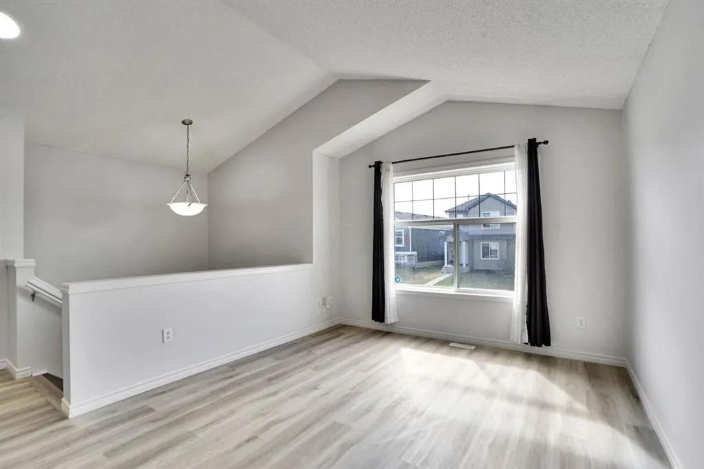 71 Saddlemont Road NE — photo 3