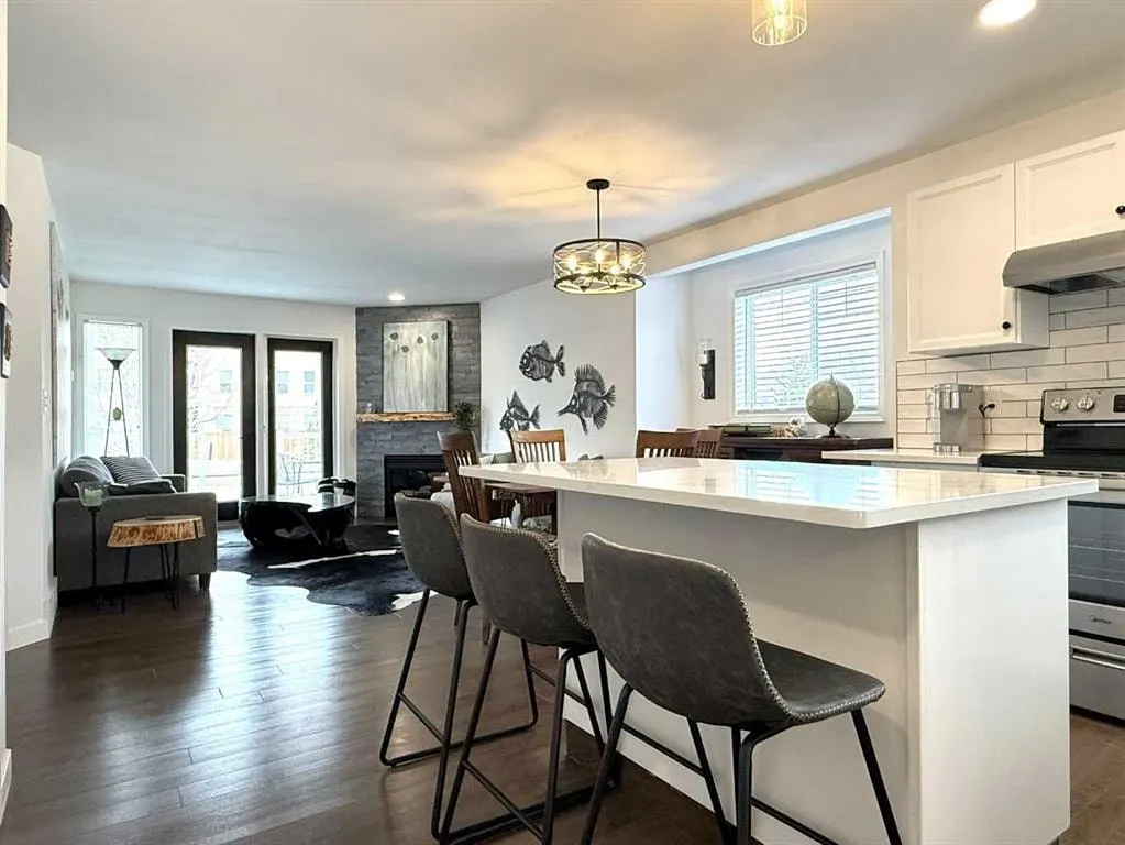 5220 50A Avenue #306 — photo 3