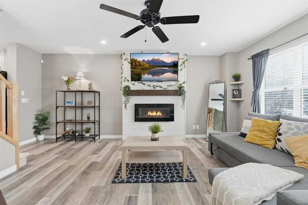 213 Silverado Drive SW — photo 3