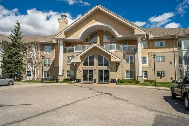 728 Country Hills Road NW #136
