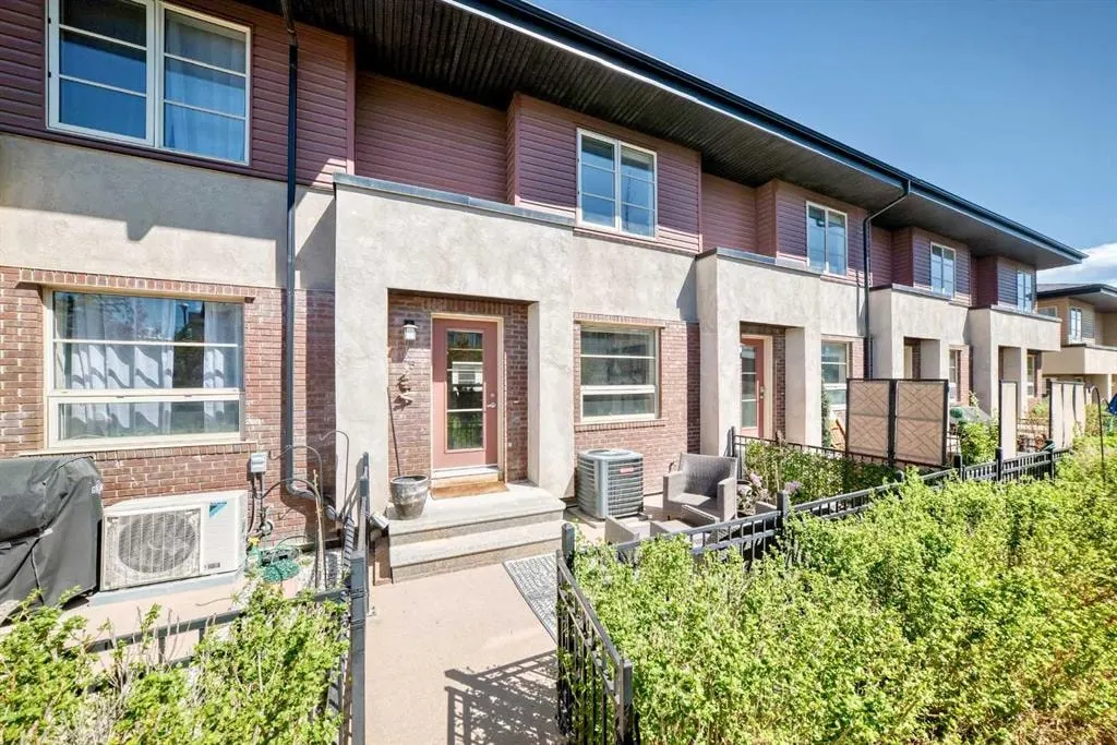 25 Aspen Hills Terrace SW — photo 2