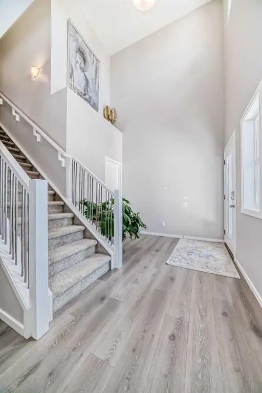 17 Walgrove Manor SE — photo 3