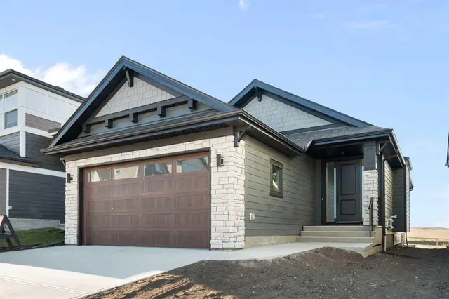 147 Marmot Grove NW