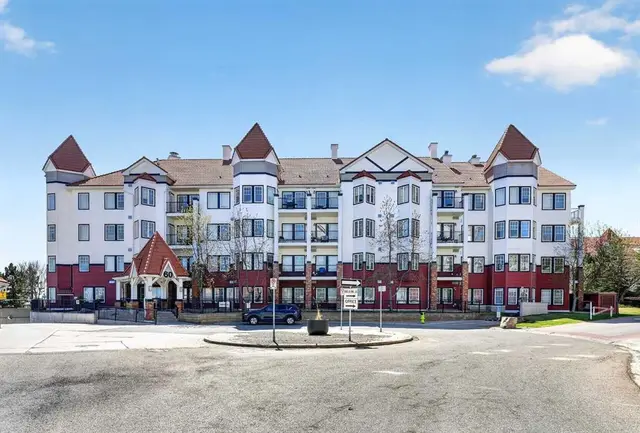 60 Royal Oak Plaza NW #137