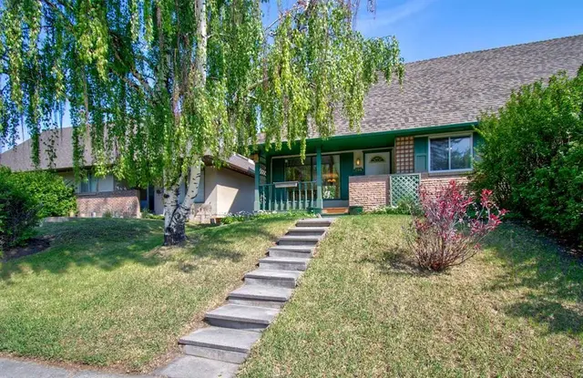 294 Southampton Drive SW