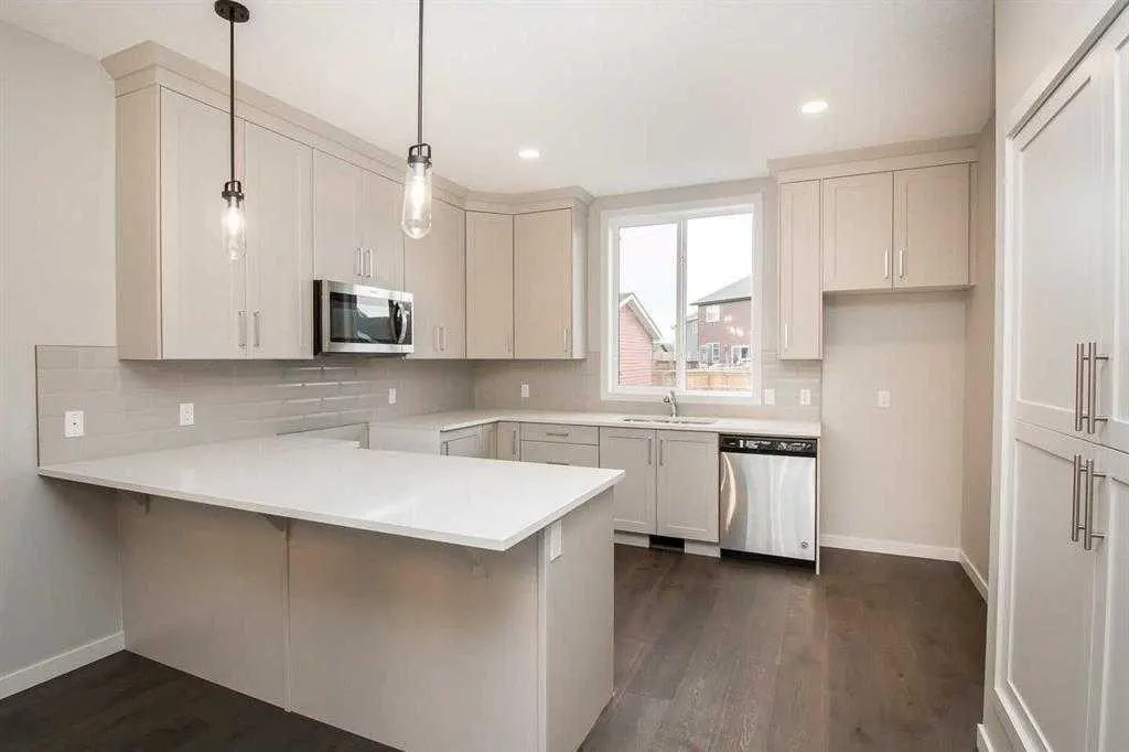 504 Kitstone Gate — photo 3