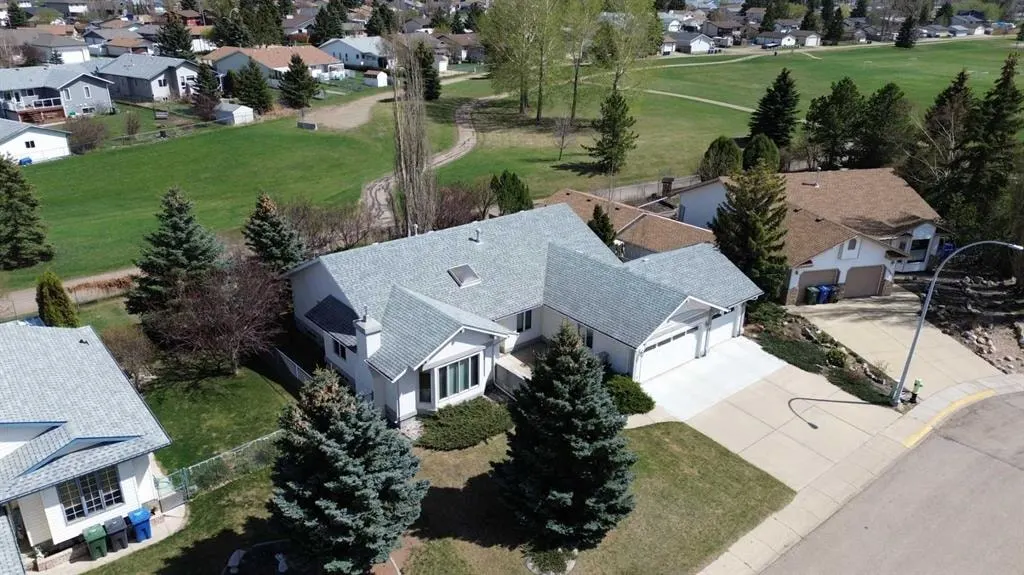 5949 45 Street Crescent — photo 3