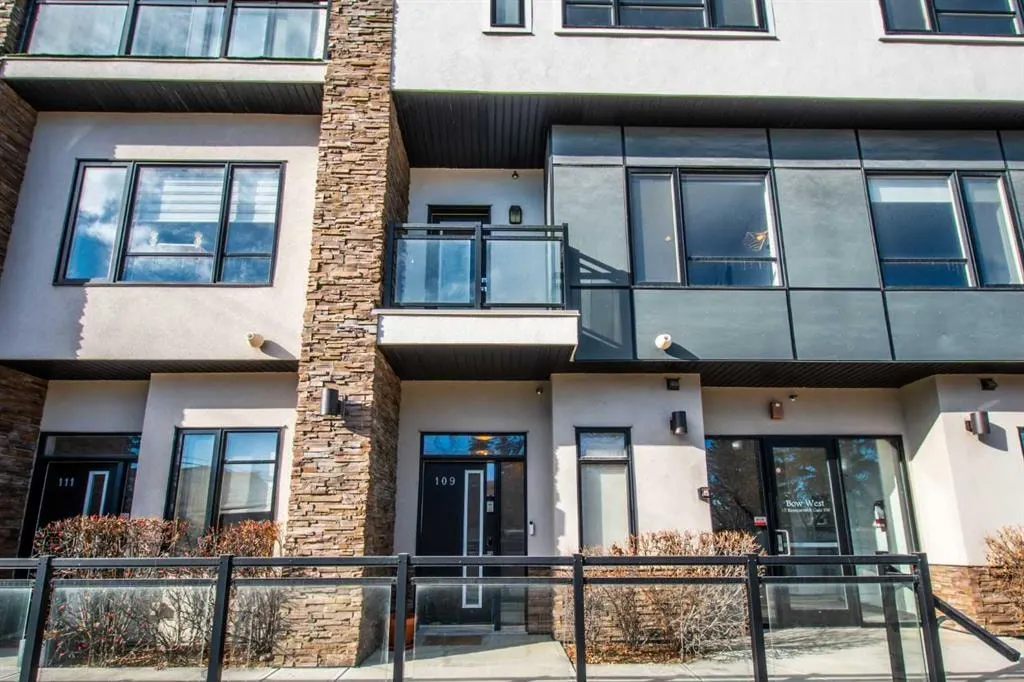 15 Rosscarrock Gate SW #109 — photo 2