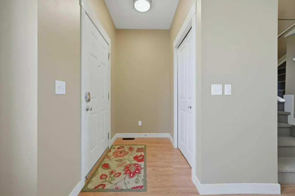 320 Rainbow Falls Drive — photo 3