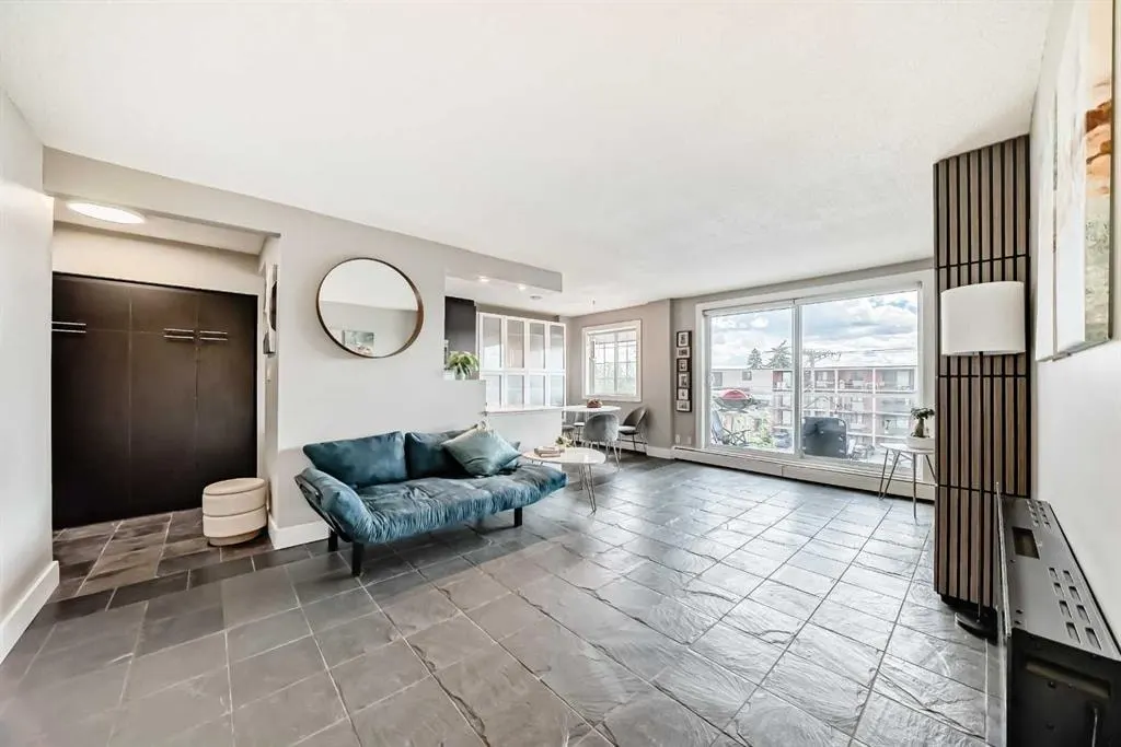 501 57 Avenue SW #401 — photo 2