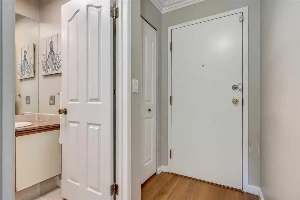 333 Garry Crescent NE #211 — photo 2