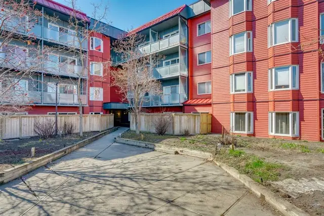 333 Garry Crescent NE #211