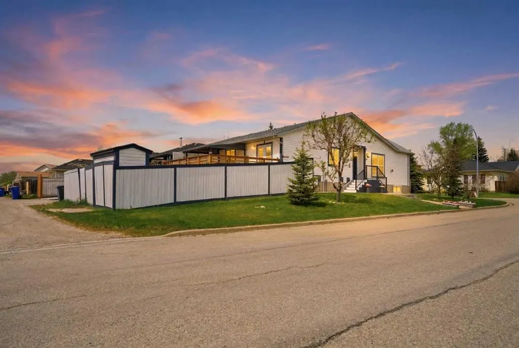 55 Ross Place — photo 3