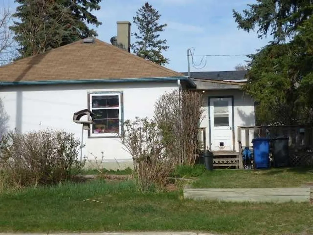 2301 20 Avenue N — photo 3