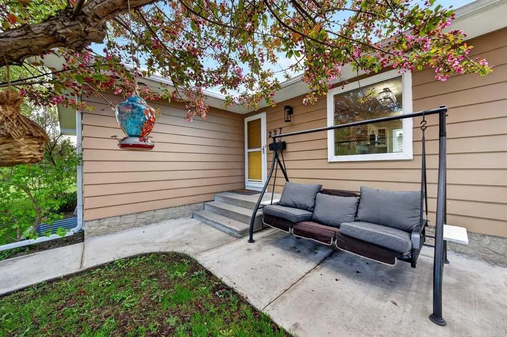 227 Martell Road NE — photo 3