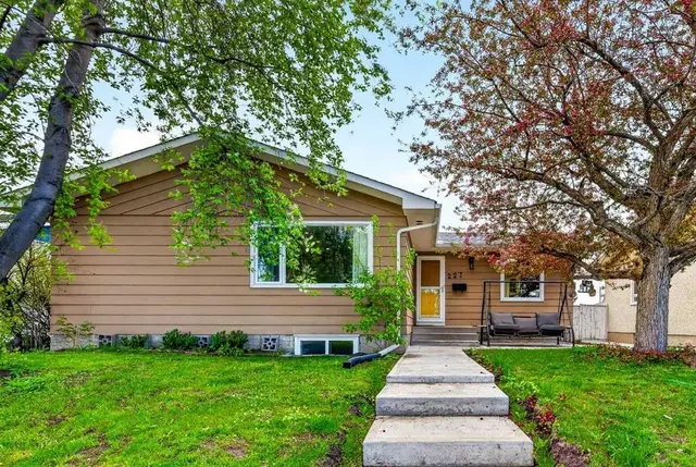 227 Martell Road NE