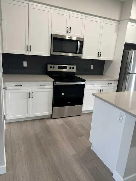 619 Savanna Crescent NE — photo 3