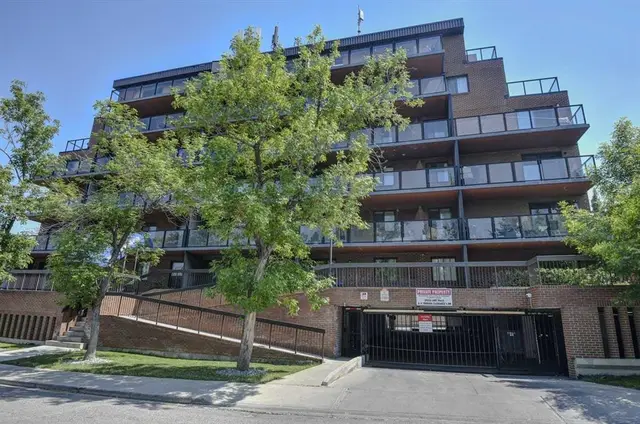1900 25A Street SW #204