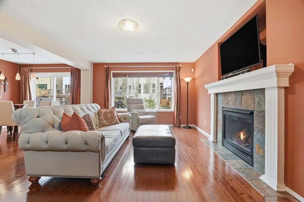 56 Everglen Way SW — photo 2
