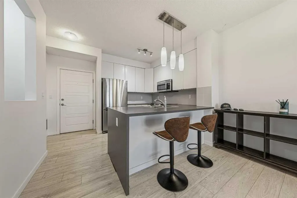 207 Sunset Drive #404 — photo 3