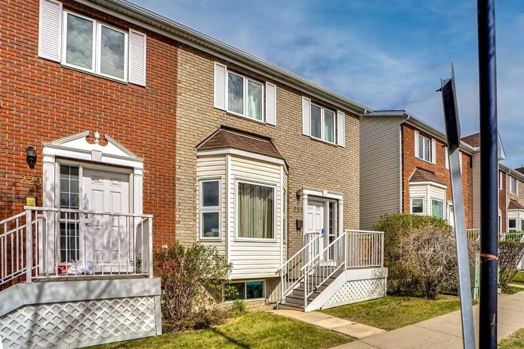 227 Citadel Lane NW — photo 3