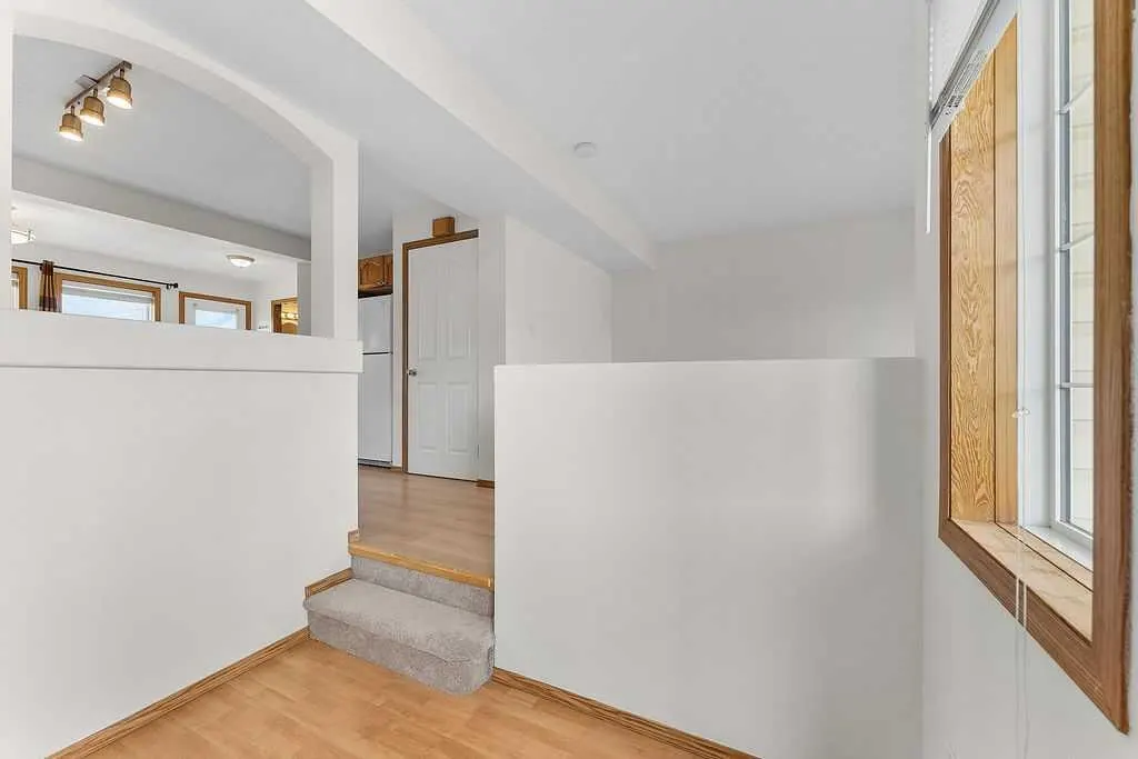 108 Everstone Rise SW — photo 2