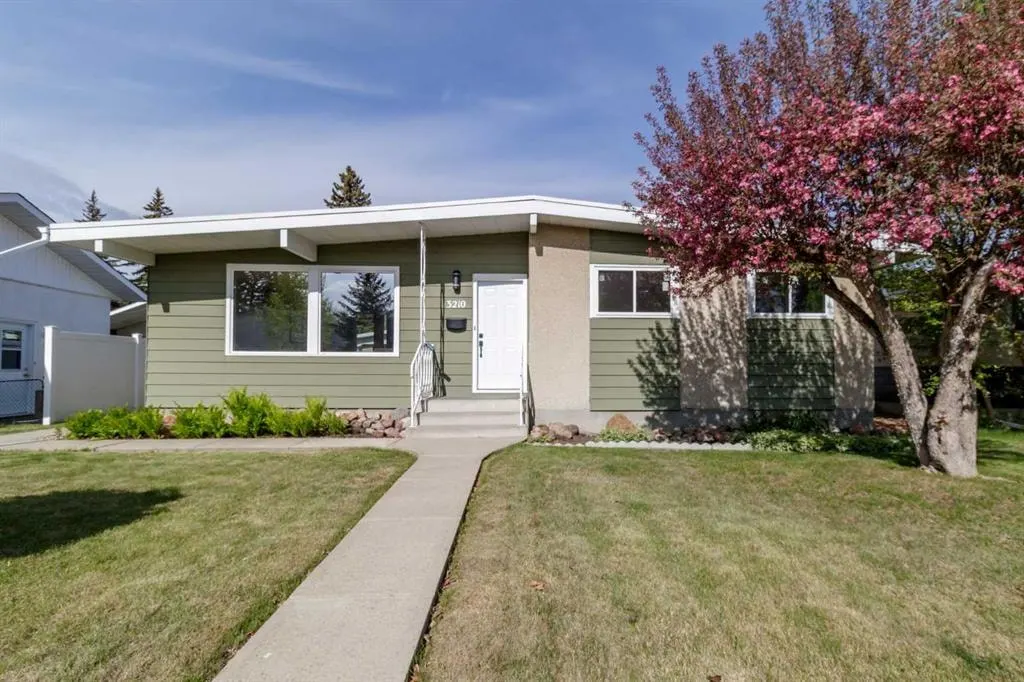 3210 43 Avenue — photo 2