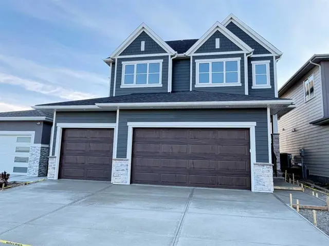 52 Crimson Ridge Heights NW