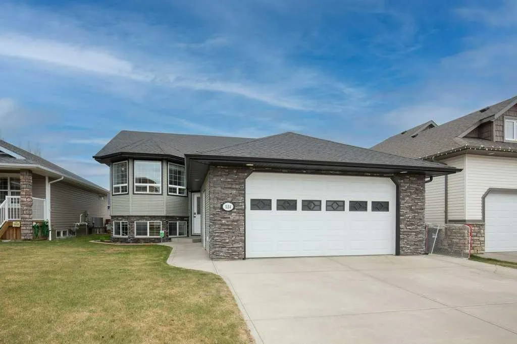 124 Vincent Close — photo 1