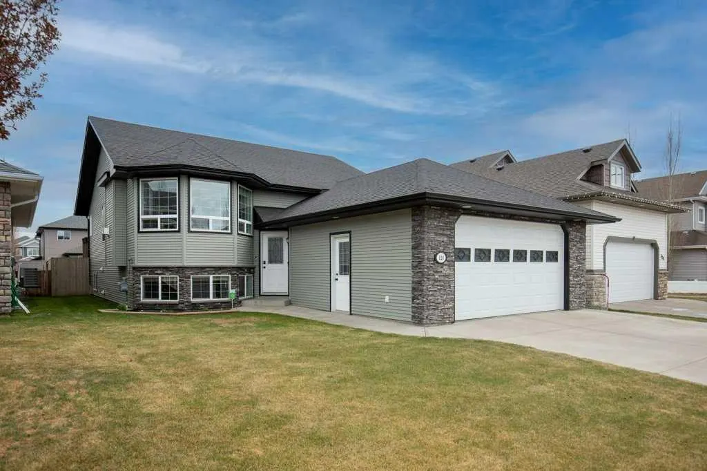 124 Vincent Close — photo 2