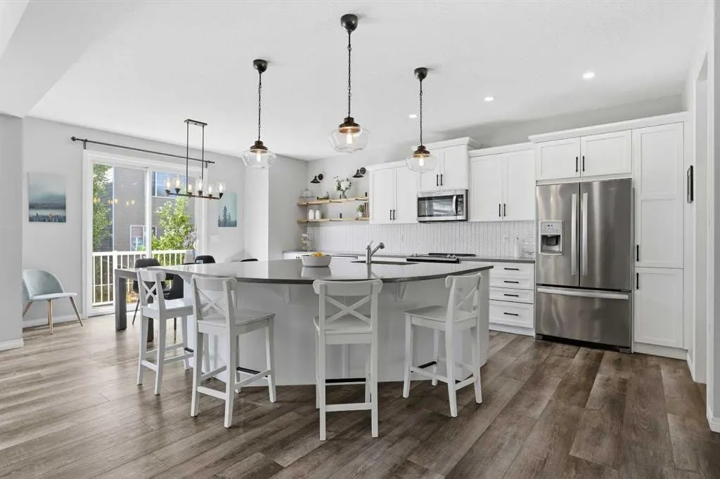 25 Yorkville Green SW — photo 3