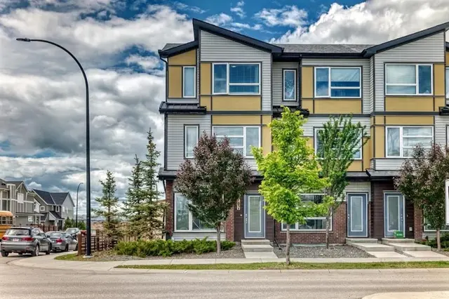 107 Lucas Boulevard NW