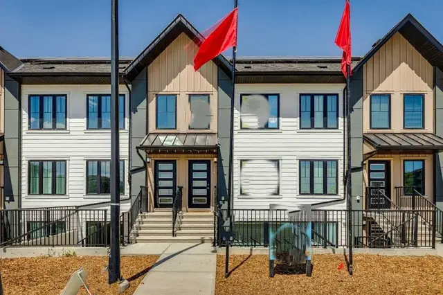 40 Livingston Parade NE #205