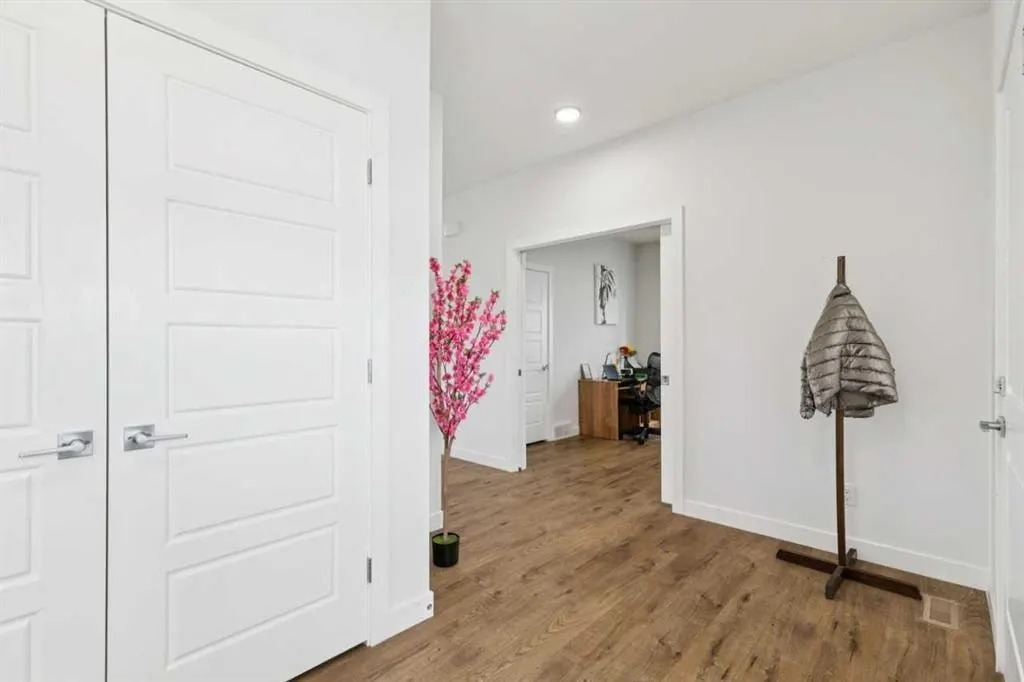 814 Bluerock Way SW — photo 2