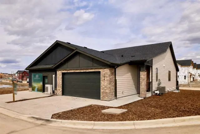 164 Juniper Ridge Crescent
