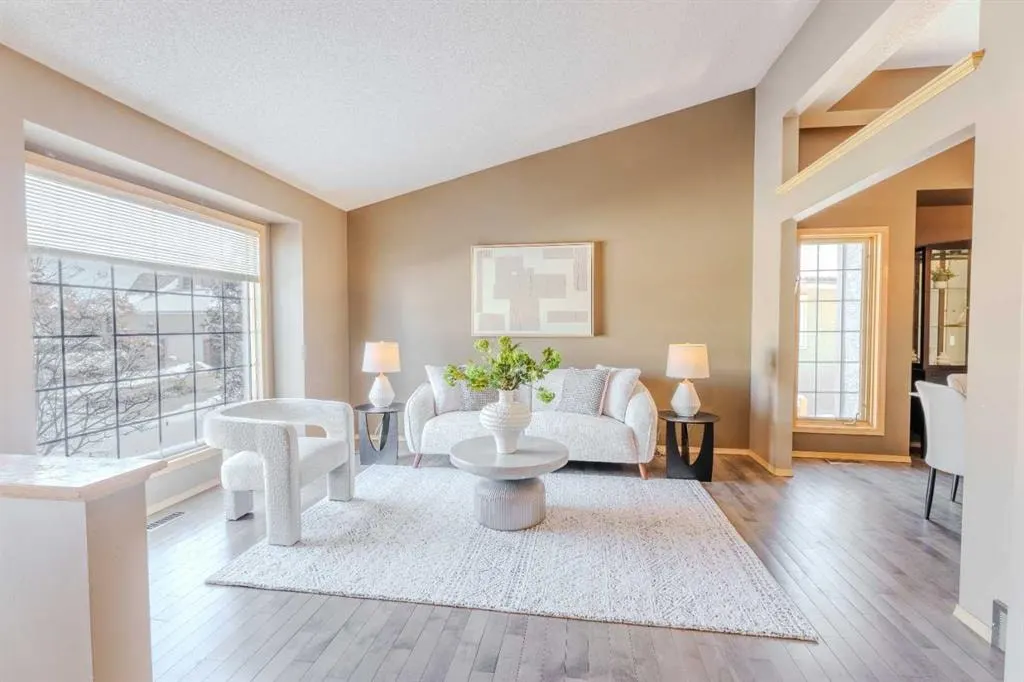 135 Canterbury Court SW — photo 3