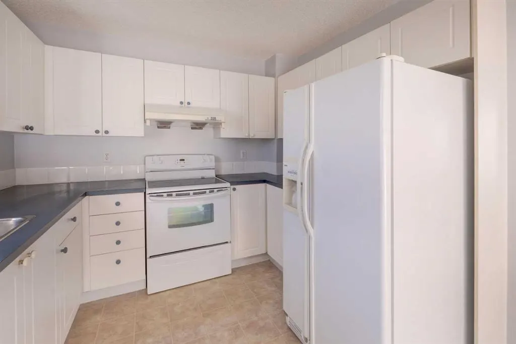179 Saddlemead Green NE — photo 3