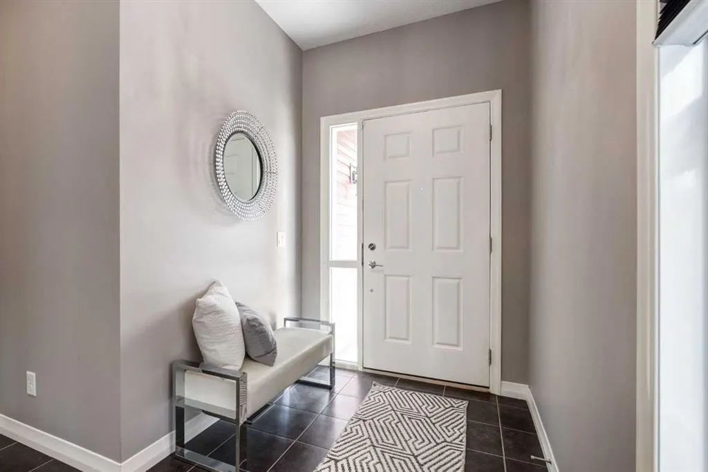 33 Evansglen Drive NW — photo 2