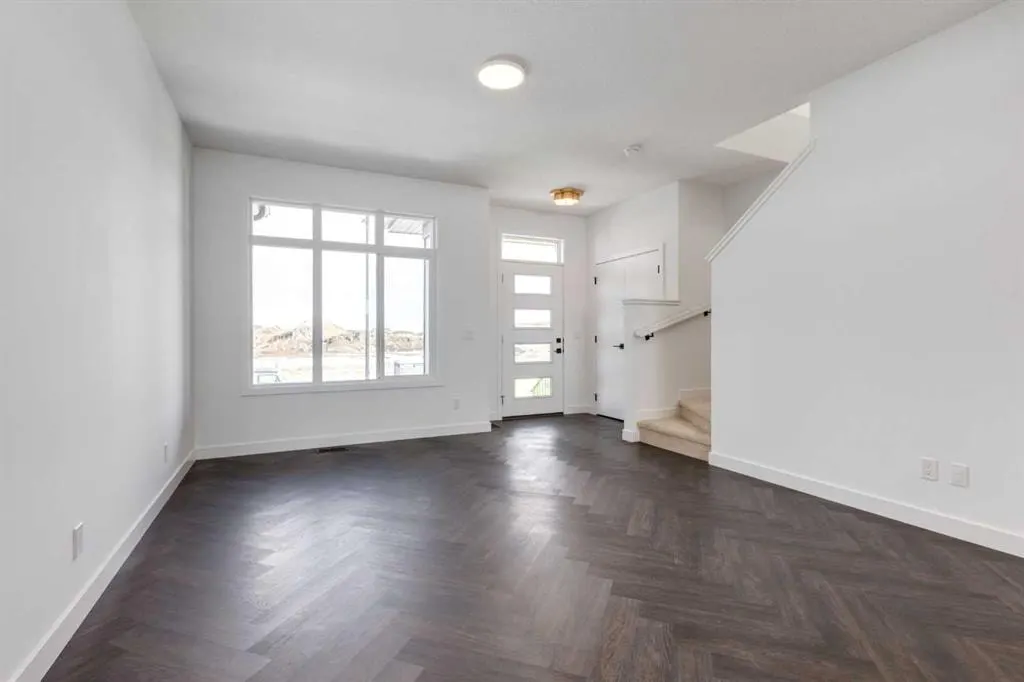282 Heartwood Parade SE — photo 2