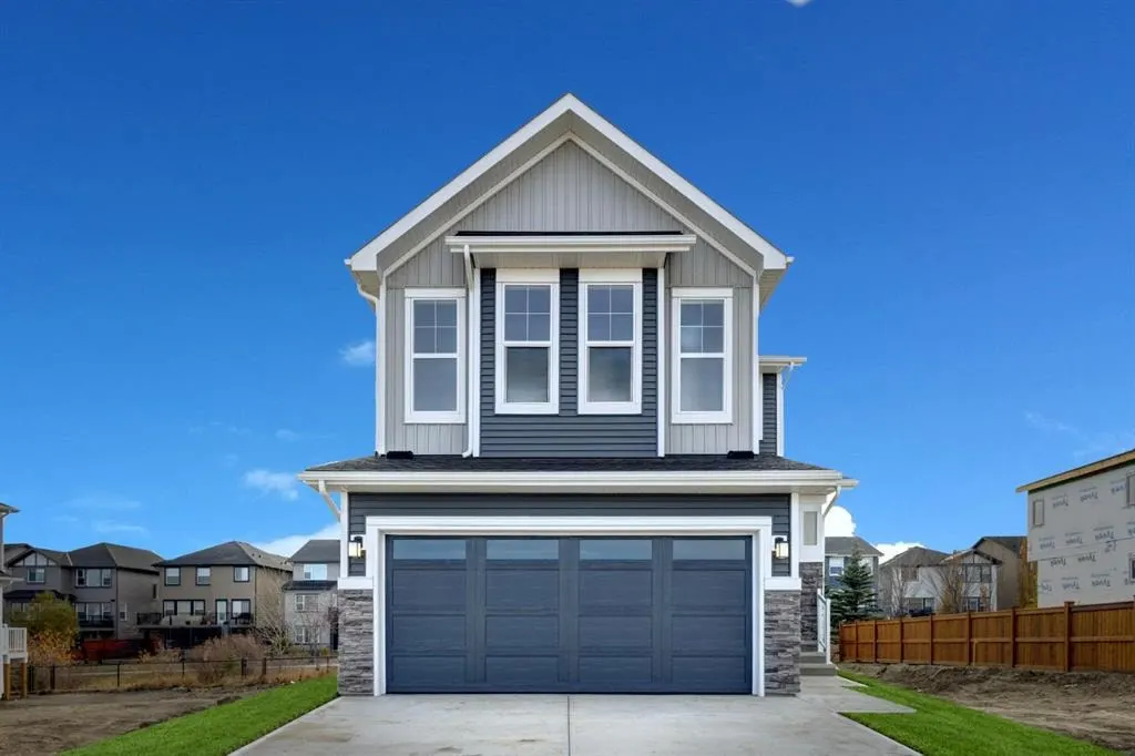 243 Silver Spruce Grove SW — photo 2
