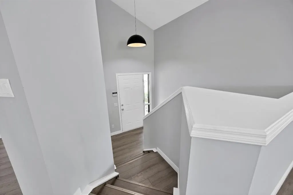 288 Saddlemead Road NE — photo 3