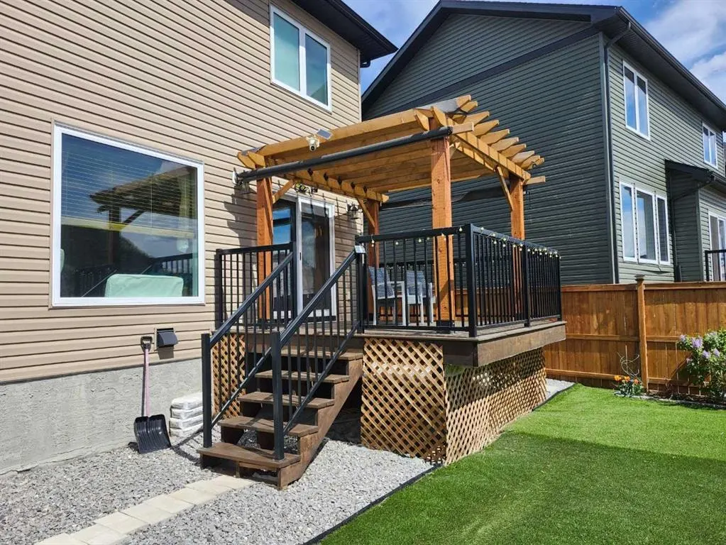 153 10 Avenue — photo 3