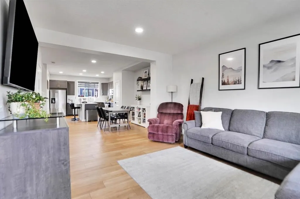 112 Langwell Common SE — photo 3